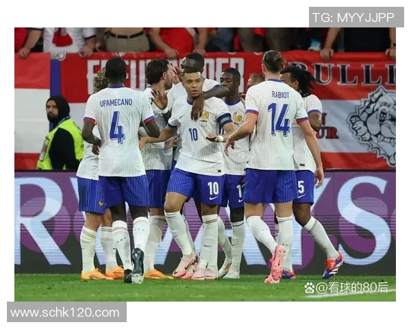 法国足球队历史上众多球星的精彩表现与贡献分析